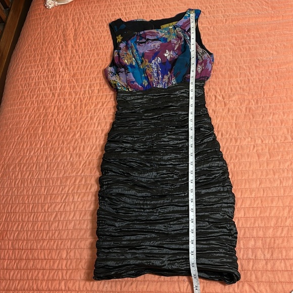 Nicole Miller Metallic Sleeveless Ruched Cocktail Dress, size 0 - Picture 13 of 16